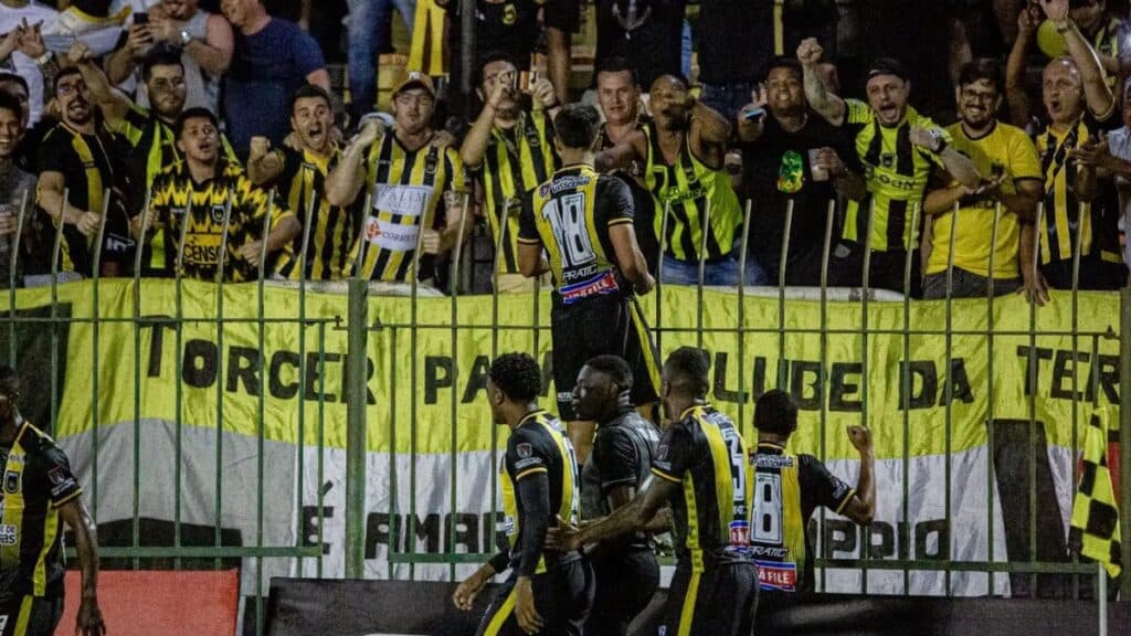 Dois times já garantiram acesso à Série B do Brasileirão