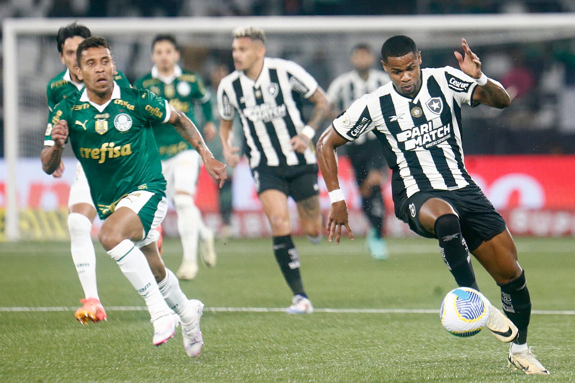 Palmeiras x Botafogo: horário, escalações e onde assistir