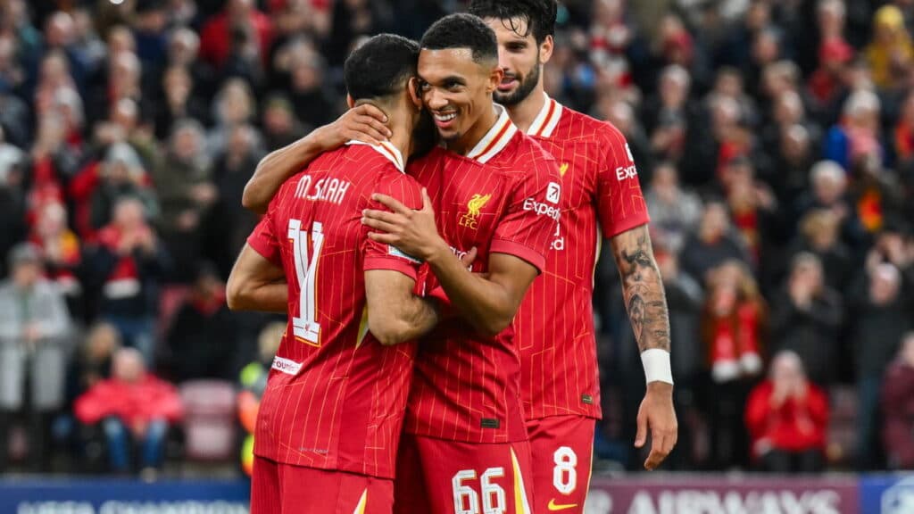 Alexander-Arnold quer ser o primeiro lateral a vencer a Bola de Ouro