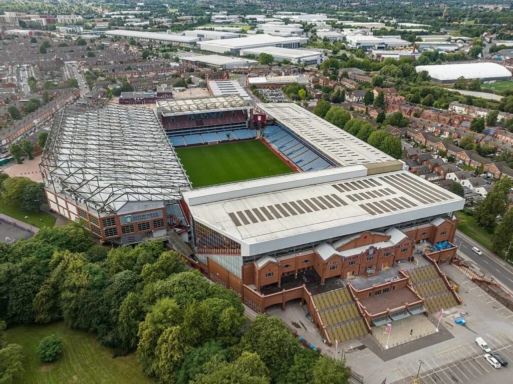 Aston Villa fechará parte do estádio para obras em 2026/27