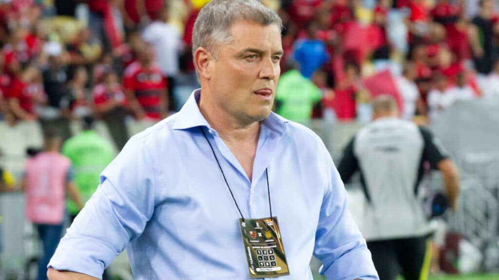 Técnico do Peñarol vê Botafogo melhor que Flamengo