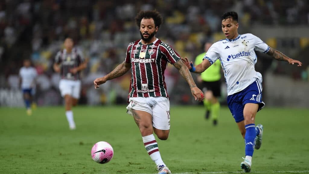 Marcelo abre o jogo sobre sair da posição de lateral
