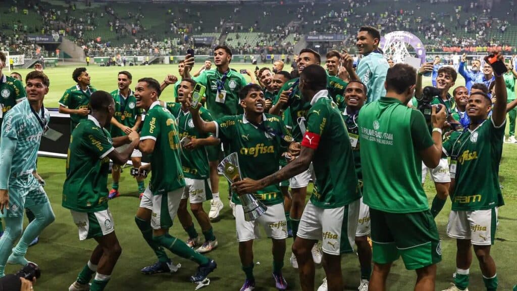 Palmeiras e o sucesso de outro mundo nas categorias de base