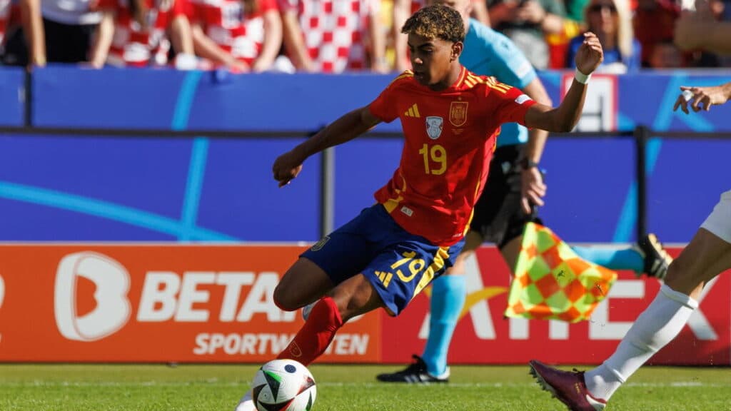 Yamal é desconvocado pela Espanha e preocupa Barcelona