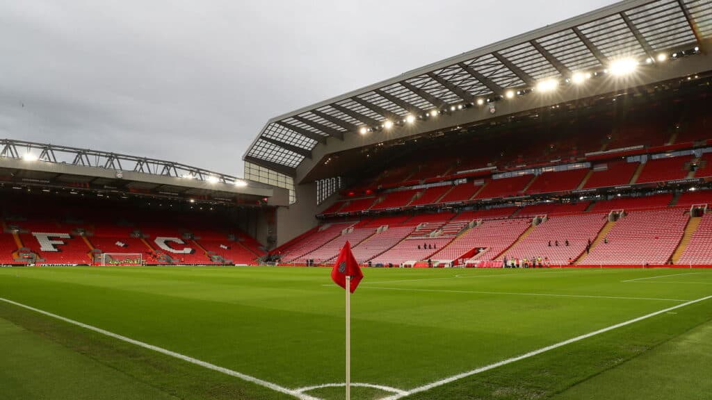 Liverpool desiste de aumentar preço dos ingressos após protestos