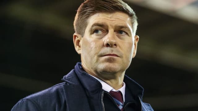 Gerrard pode assumir Liverpool no lugar de Arne Slot