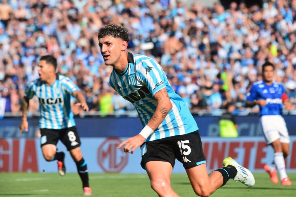 Racing vence o Cruzeiro, quebra jejum e é campeão da Sul-Americana