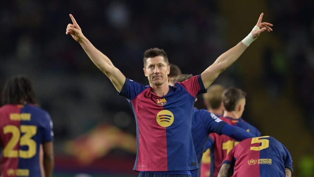 Lewandowski continua sendo peça importante no Barcelona, confira os números do polonês