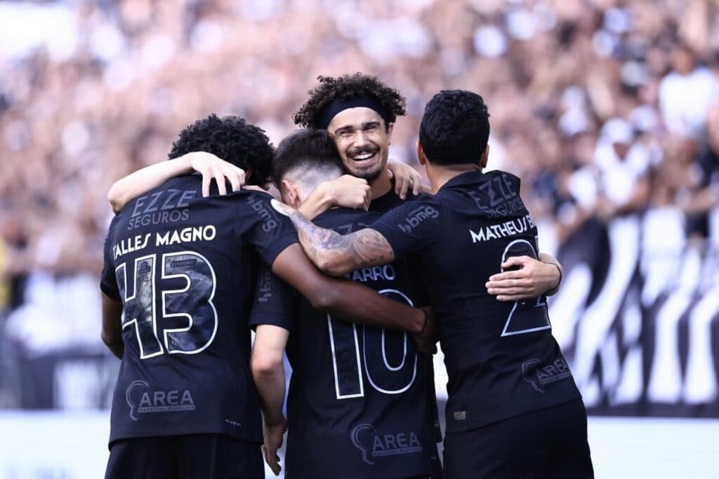 Corinthians goleia o Vasco e aumenta sonho por Libertadores