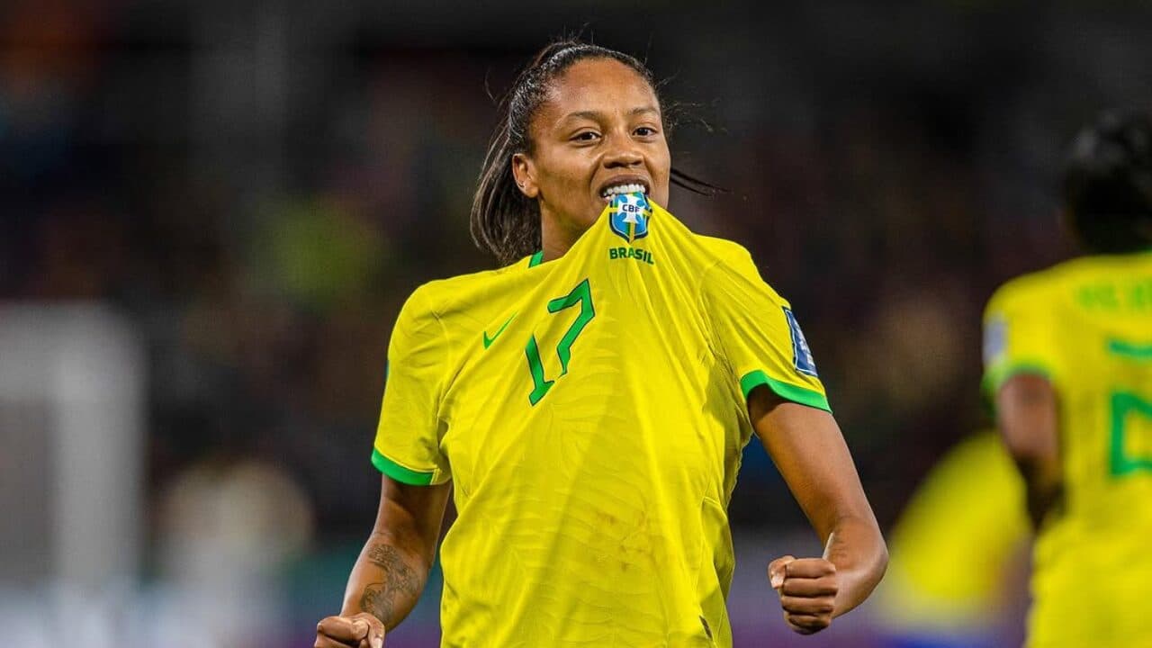 Jogadora da Seleção Brasileira sofre ataques racistas