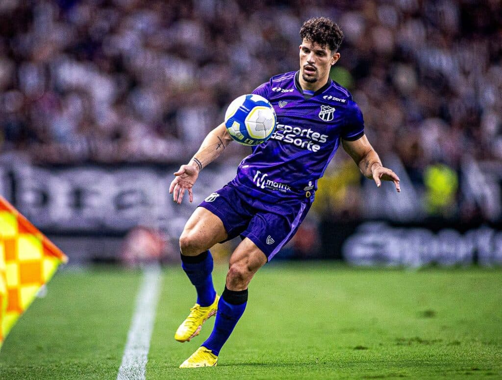 Série B: Ceará bate Avaí, segue na briga e adia retorno do Santos