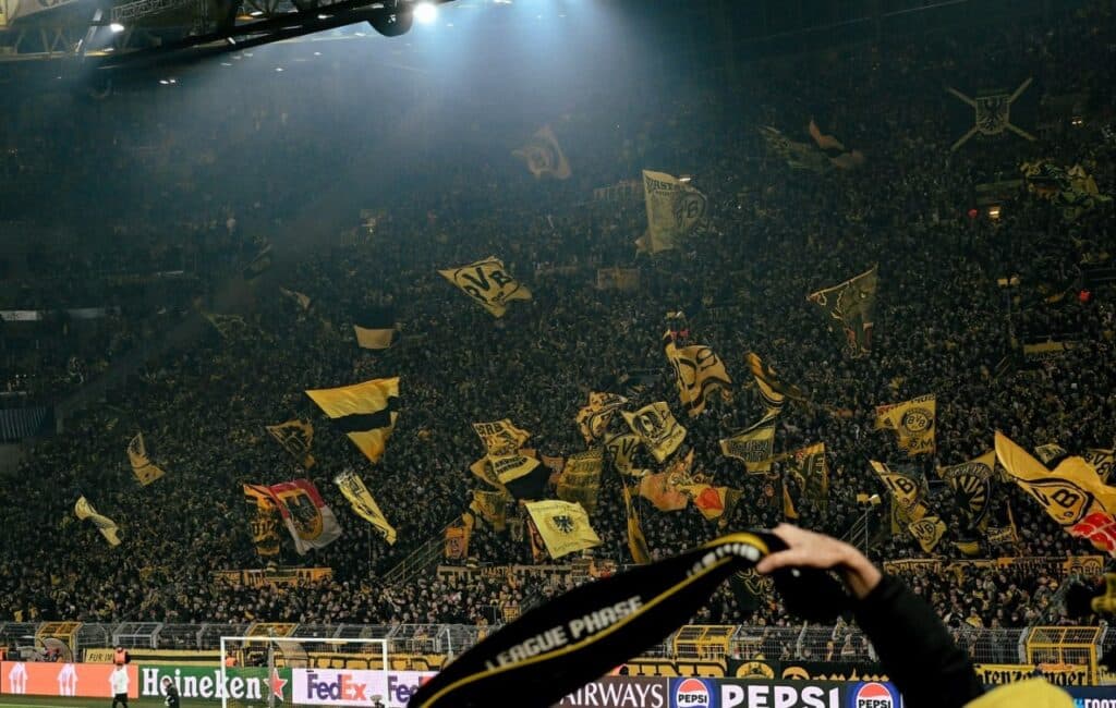 Borussia Dortmund marca no fim e vence o Sturm Graz pela Champions