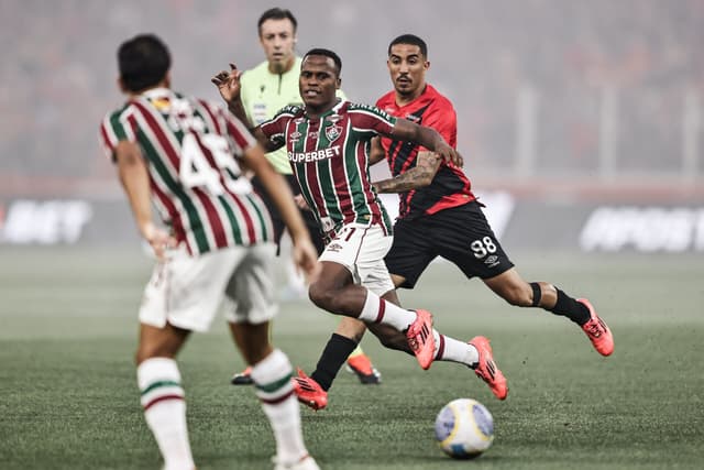 Fluminense recusa proposta do Olympiacos por Arias