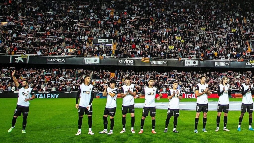 Futebol ao vivo: horários e onde assistir aos jogos de hoje (13/12/2024)