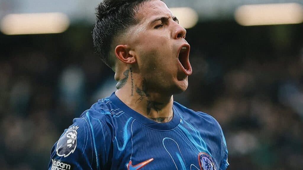 Chelsea goleia o Aston Villa e assume a terceira posição na Premier League