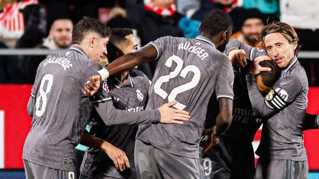 Mbappé marca, Real Madrid goleia o Girona e encosta na liderança