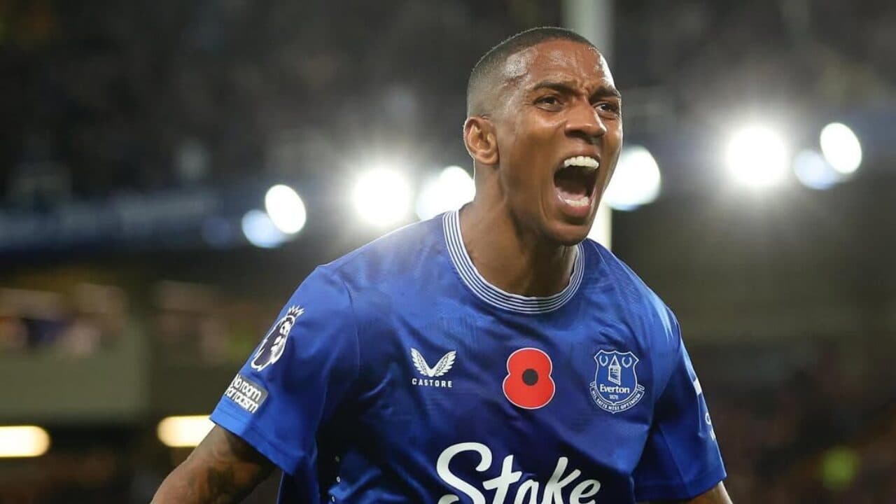 Copa da Inglaterra pode ter jogo com confronto entre pai e filho