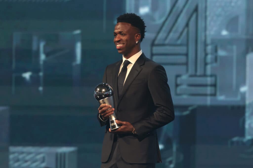 Vinicius Júnior é eleito o melhor do mundo pela Fifa