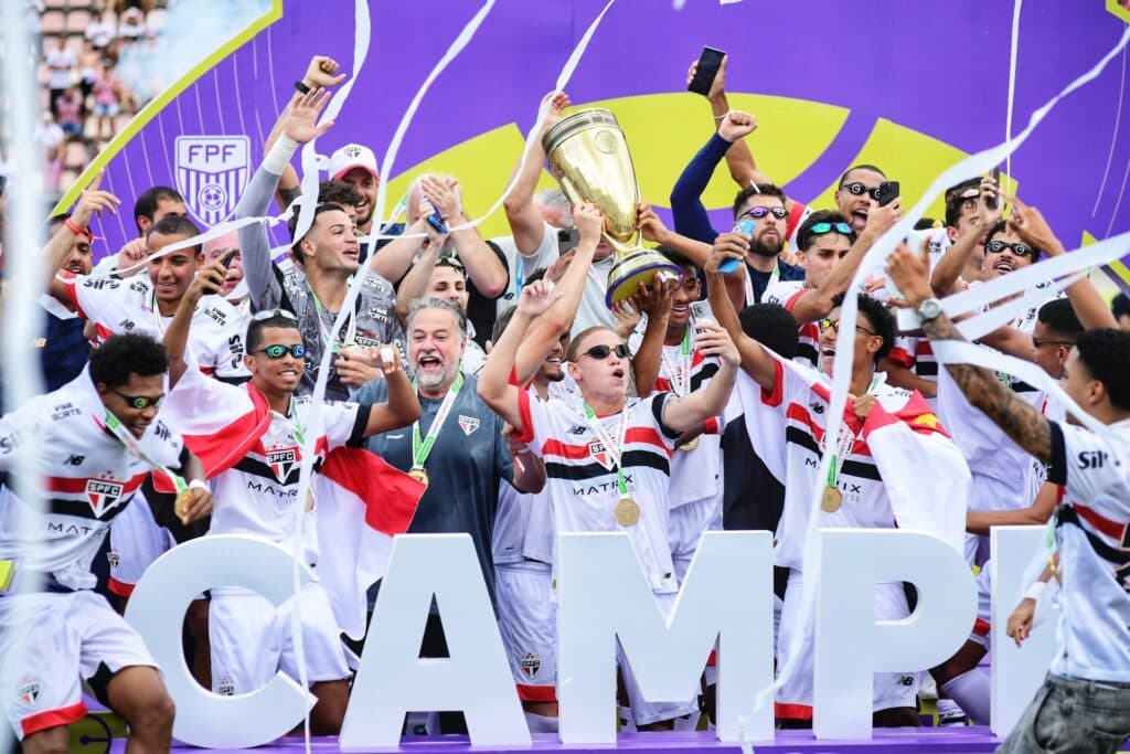 Copinha 2026: onde assistir a São Paulo, Botafogo e Santos neste domingo