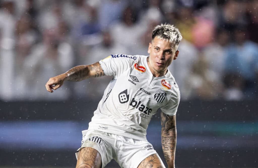 Soteldo curte comentário ofensivo ao Santos e se desculpa