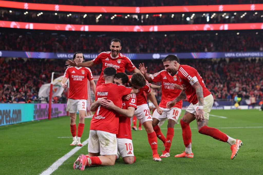 Em jogo de 6 gols, Benfica segura o Monaco e está nas oitavas da Champions