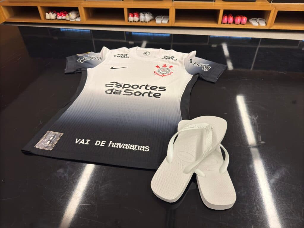 Corinthians e Havaianas se juntam em ação após frase polêmica de Gobbi