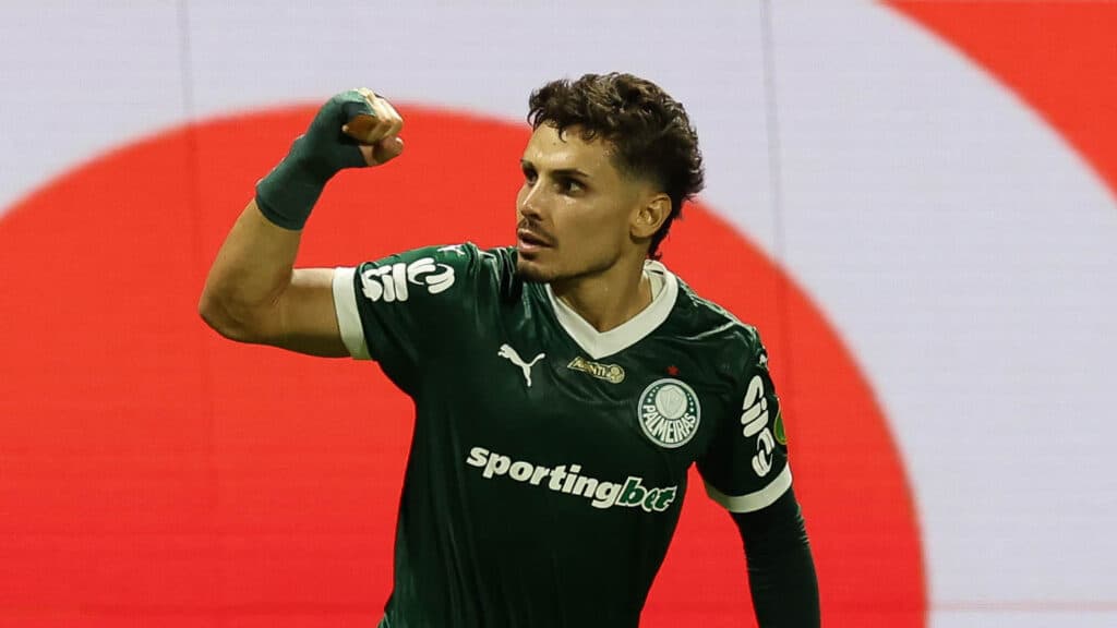 Palmeiras goleia Juventude por 4 a 1 e dispara na liderança do Brasileirão