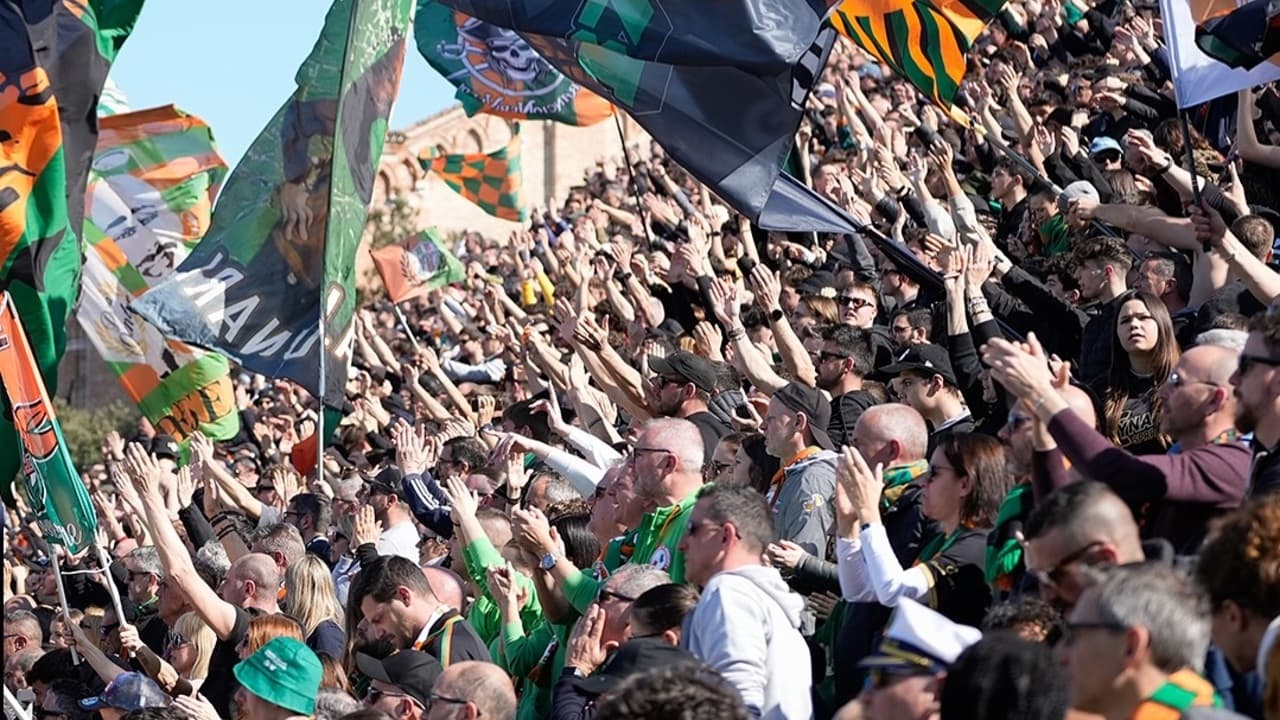 Venezia recebe o Milan em jogo crucial pela Serie A; assista ao vivo