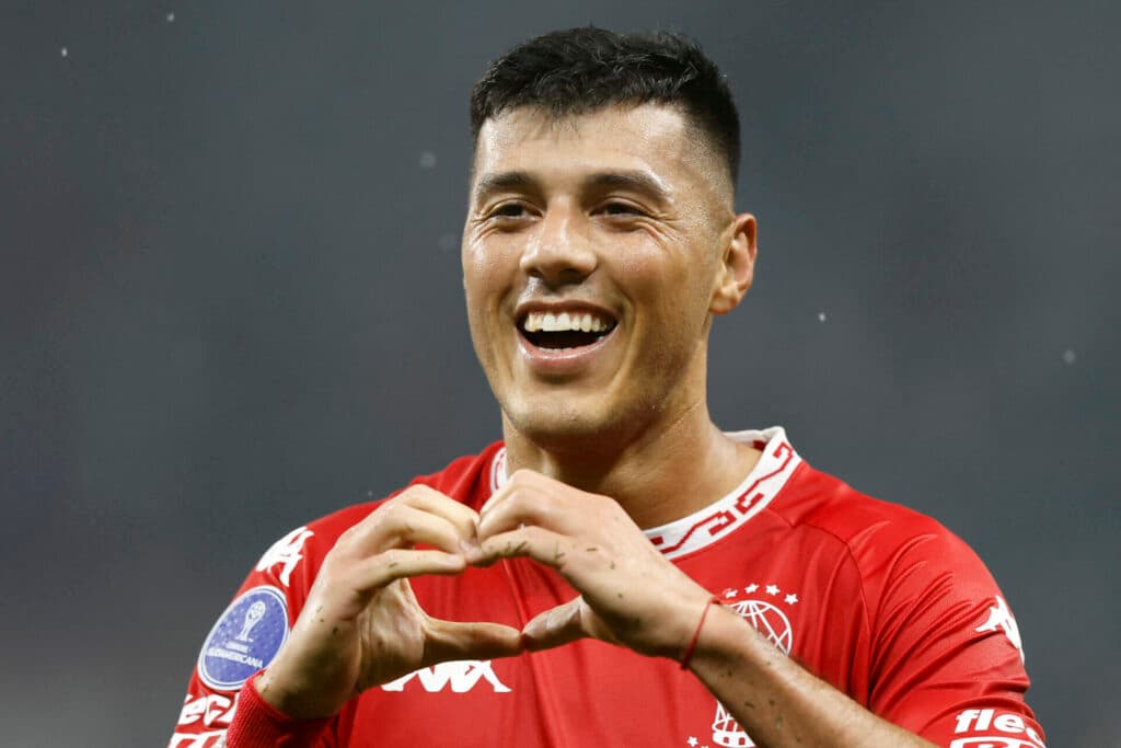 Corinthians joga mal e perde para o Huracán na estreia da Sula