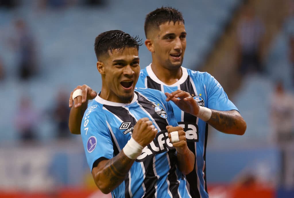 Grêmio bate o Atlético Grau e segue 100% na Copa Sul-Americana