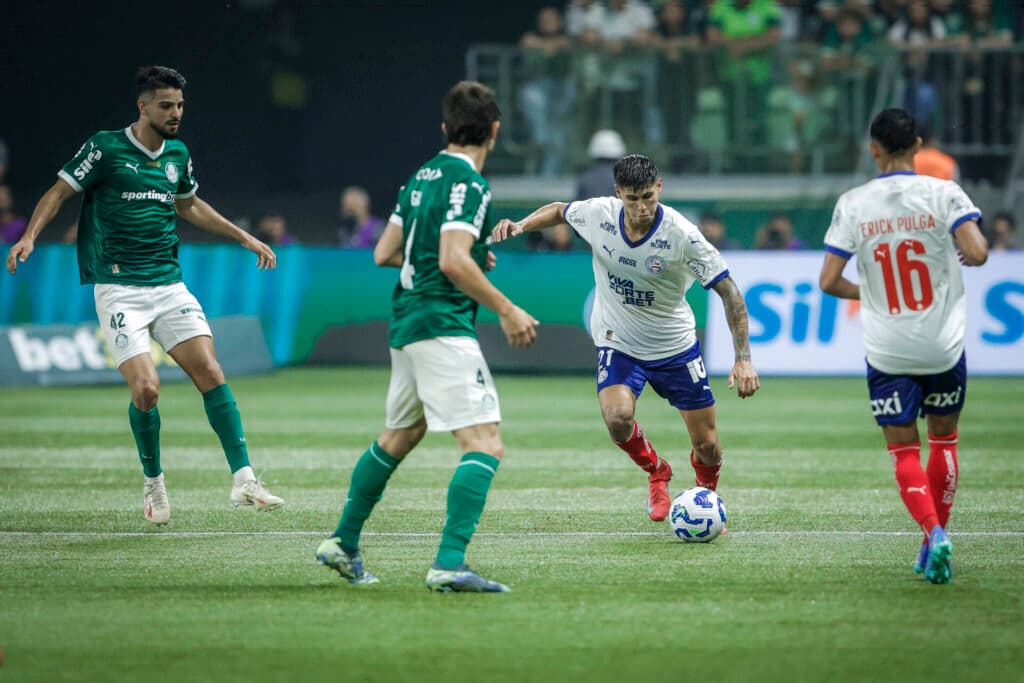 Palmeiras tropeça no Bahia e perde a liderança para o Flamengo