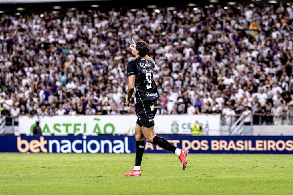 Ceará faz lição de casa e vence o Grêmio dentro do Castelão