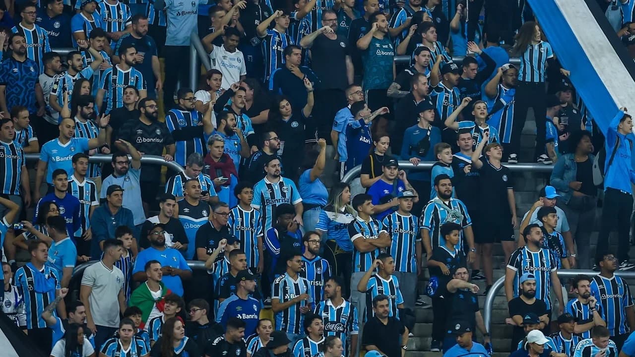Grêmio após vitória na Sul-Americana encara Flamengo pelo Brasileirão; onde assistir