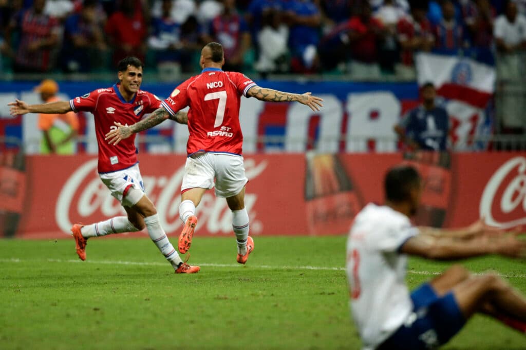 Bahia sofre virada do Nacional e vê liderança do grupo ameaçada na Libertadores