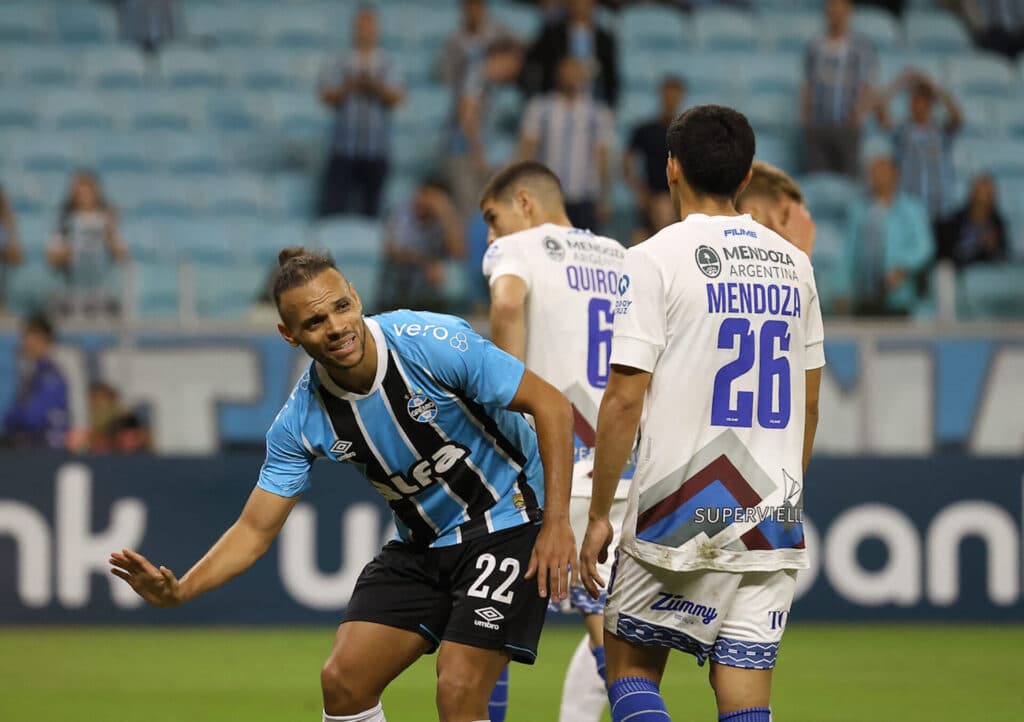 Grêmio empata com Godoy Cruz e perde chance de liderar grupo
