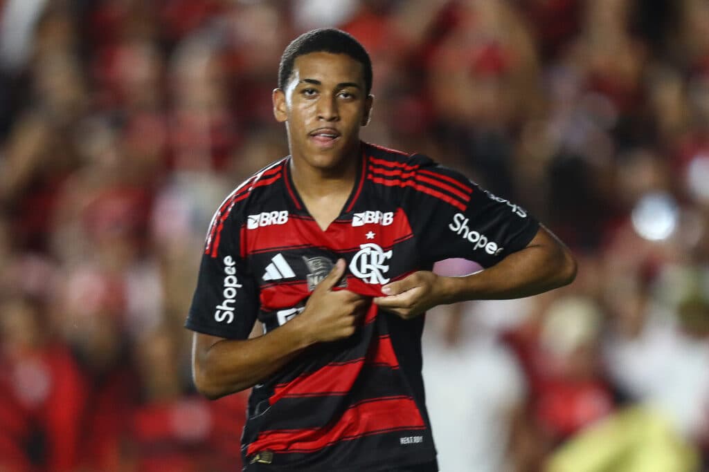 Estreante Joshua marca e Flamengo vence Botafogo-PB