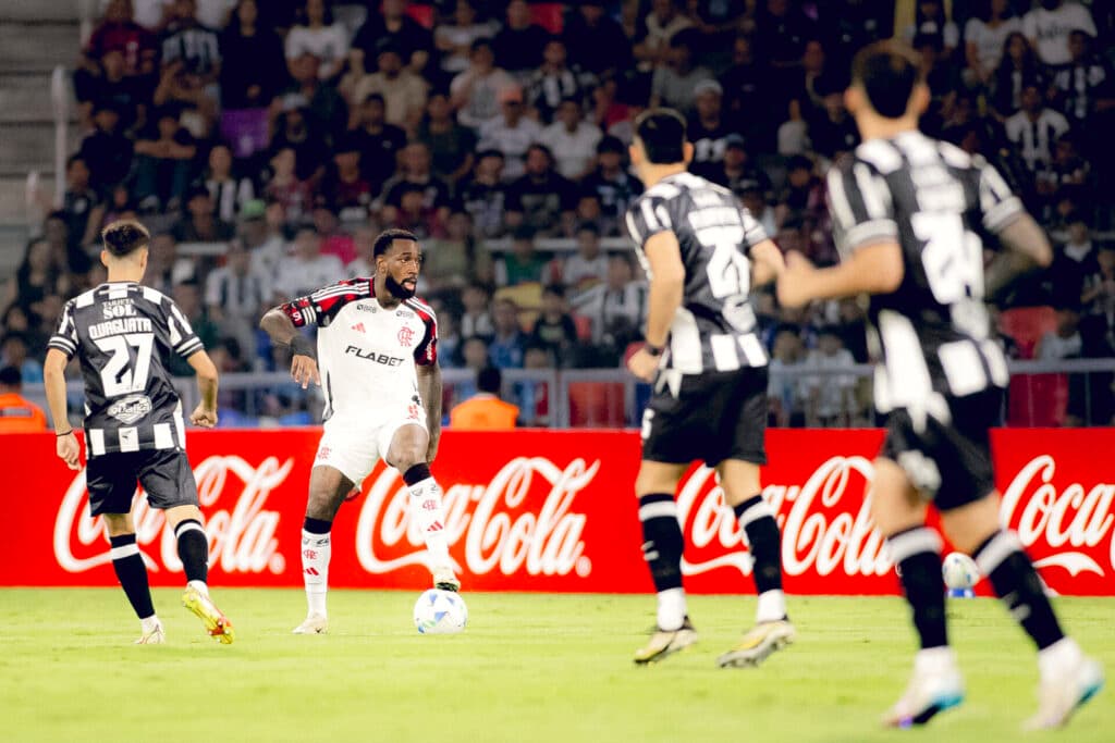 Flamengo empata com Central Córdoba e se complica na Libertadores