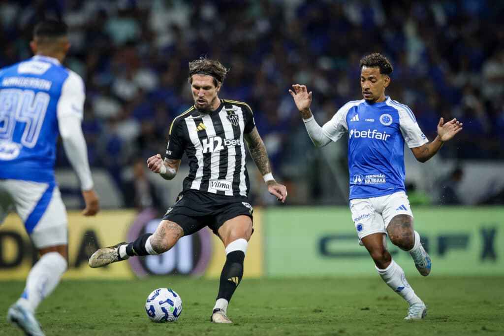 Cruzeiro e Atlético empatam em clássico morno