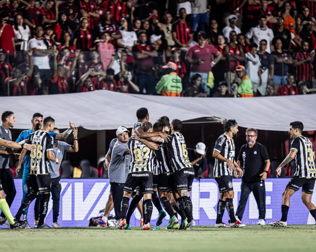 Santos vence confronto de Z-4 contra o Vitória e inicia recuperação