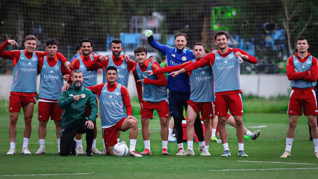 Onde assistir Antalyaspor e Konyaspor ao vivo: Confronto pela 32ª rodada da Süper Lig