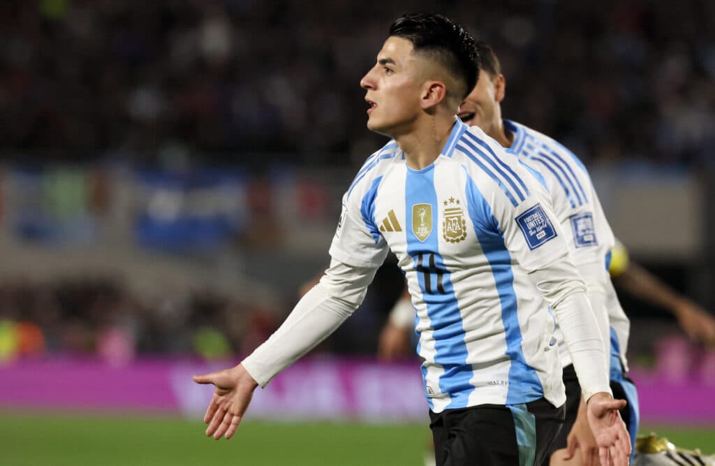 Argentina supera expulsão, e Almada arranca empate contra a Colômbia