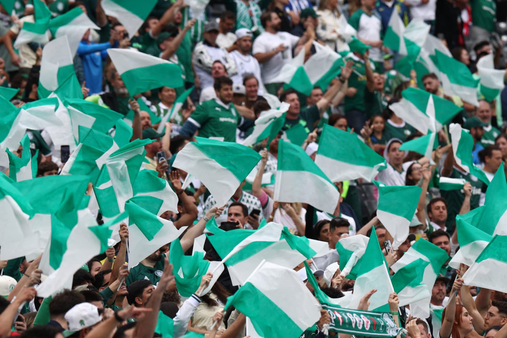 Quais foram os maiores públicos da 1ª rodada do Mundial