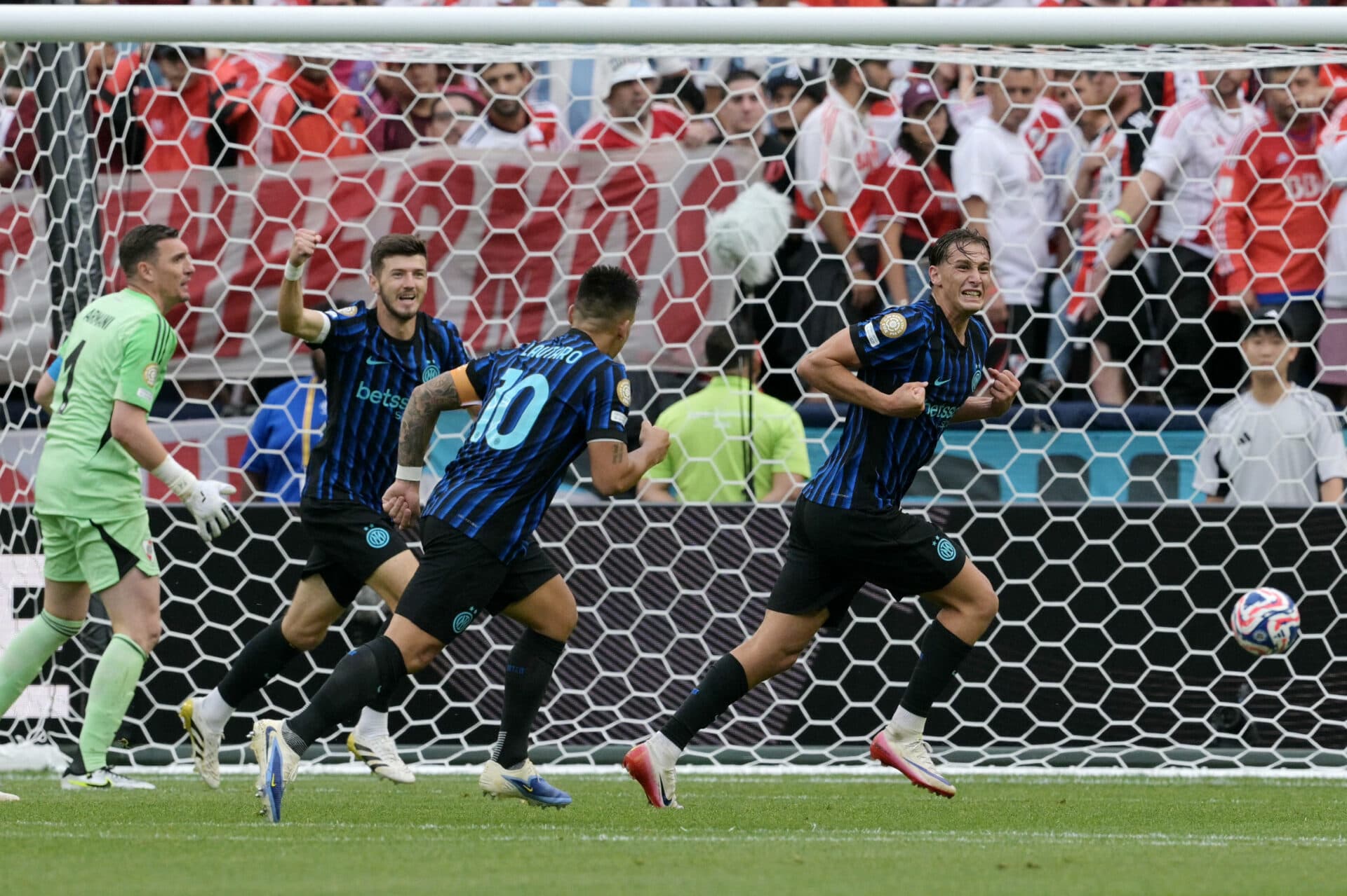 Inter de Milão elimina River e encara o Flu nas oitavas do Mundial