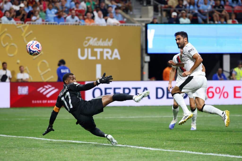 Manchester City goleia Al Ain e garante classificação às oitavas do Mundial