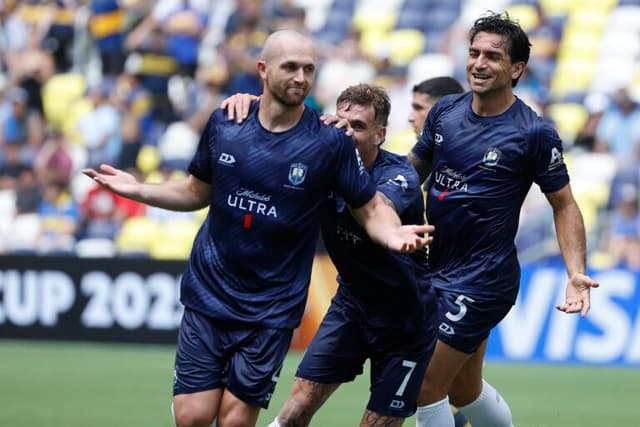 Autor de gol histórico do Auckland no Mundial é professor e filho de ex-capitão