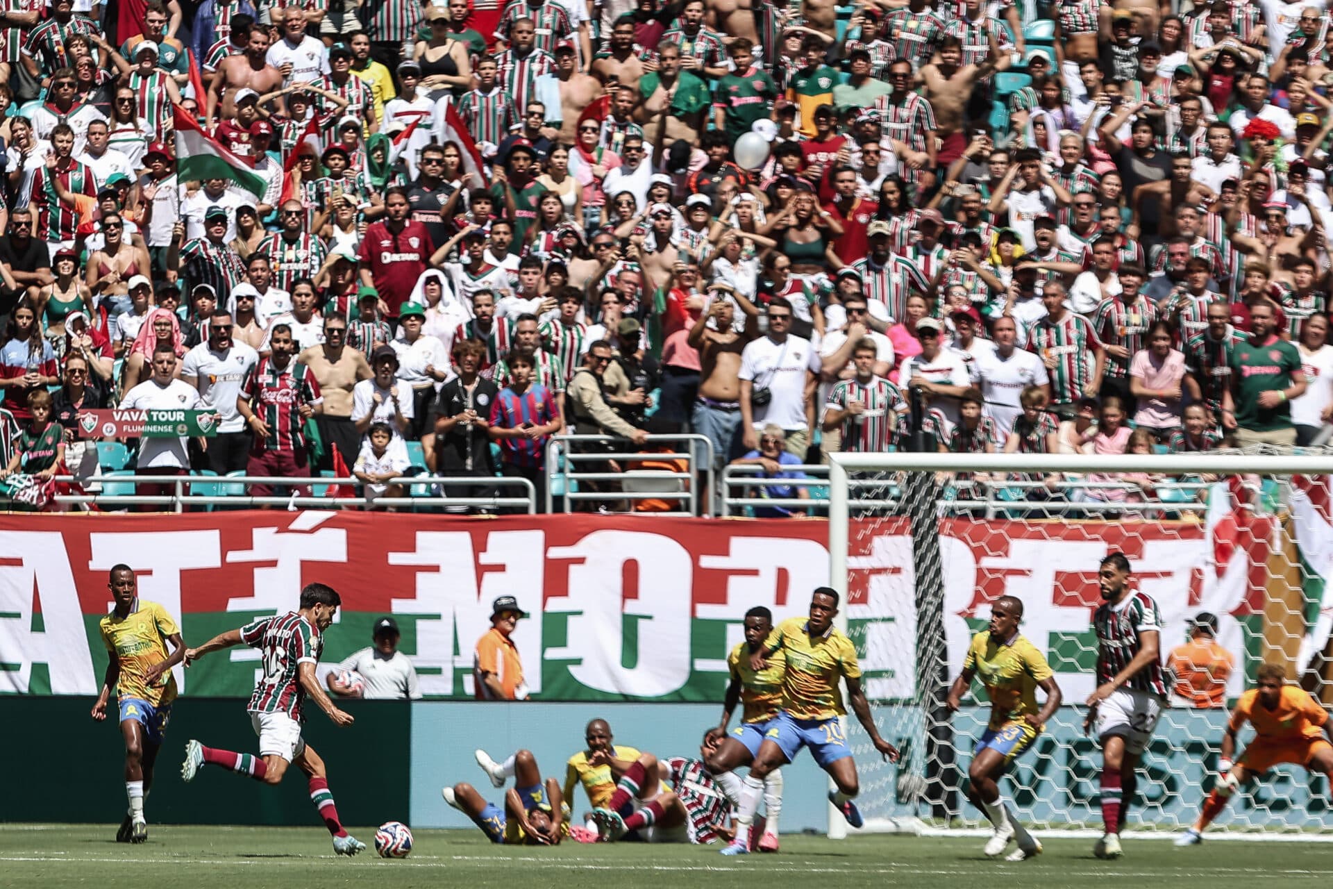 Fluminense x Mamelodi Sundowns: jogo morno, clima quente