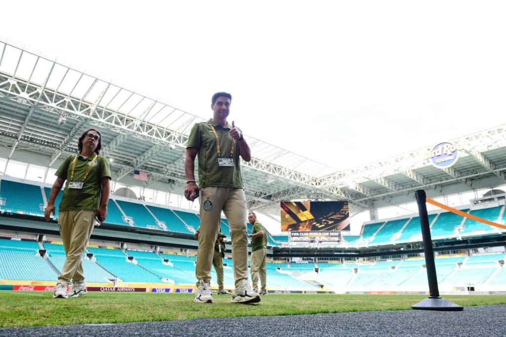Abel indica renovação de contrato e fala em desfrutar Mundial com Palmeiras