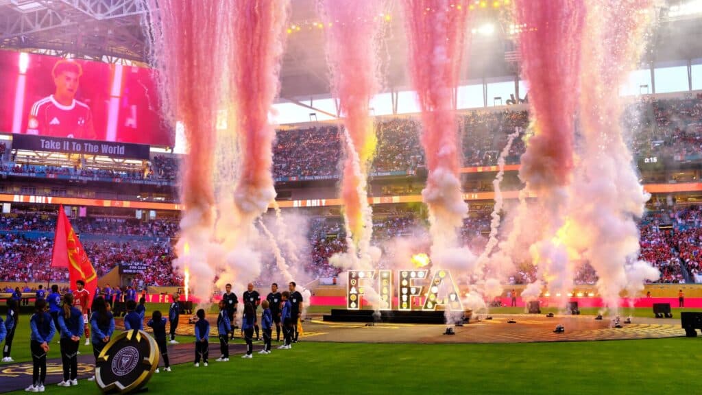 A festa no Hard Rock Stadium, em Miami, na abertura do Mundial de Clubes - Alexandre Battibugli/PLACAR