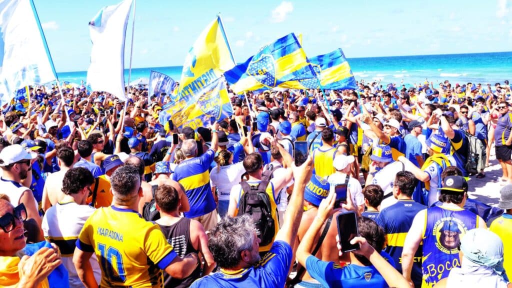 Torcedores do Boca Juniors fazem a festa em Miami Beach - Alexandre Battibugli/PLACAR
