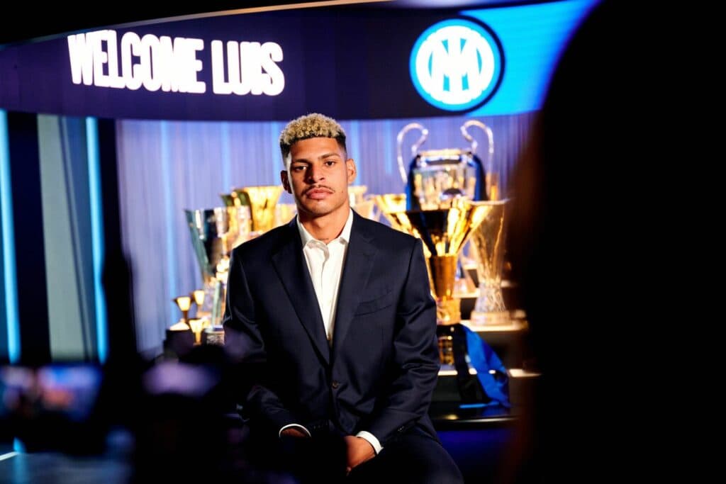 Inter de Milão anuncia a contratação de Luis Henrique, ex-Botafogo